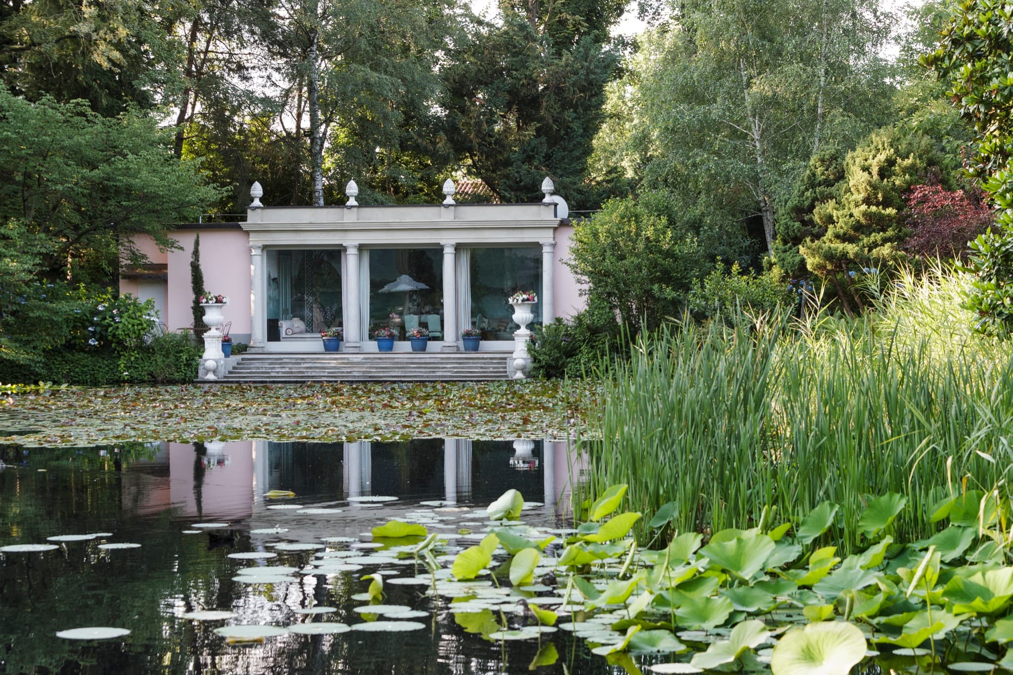 Romantic villa on a private lake photo 18