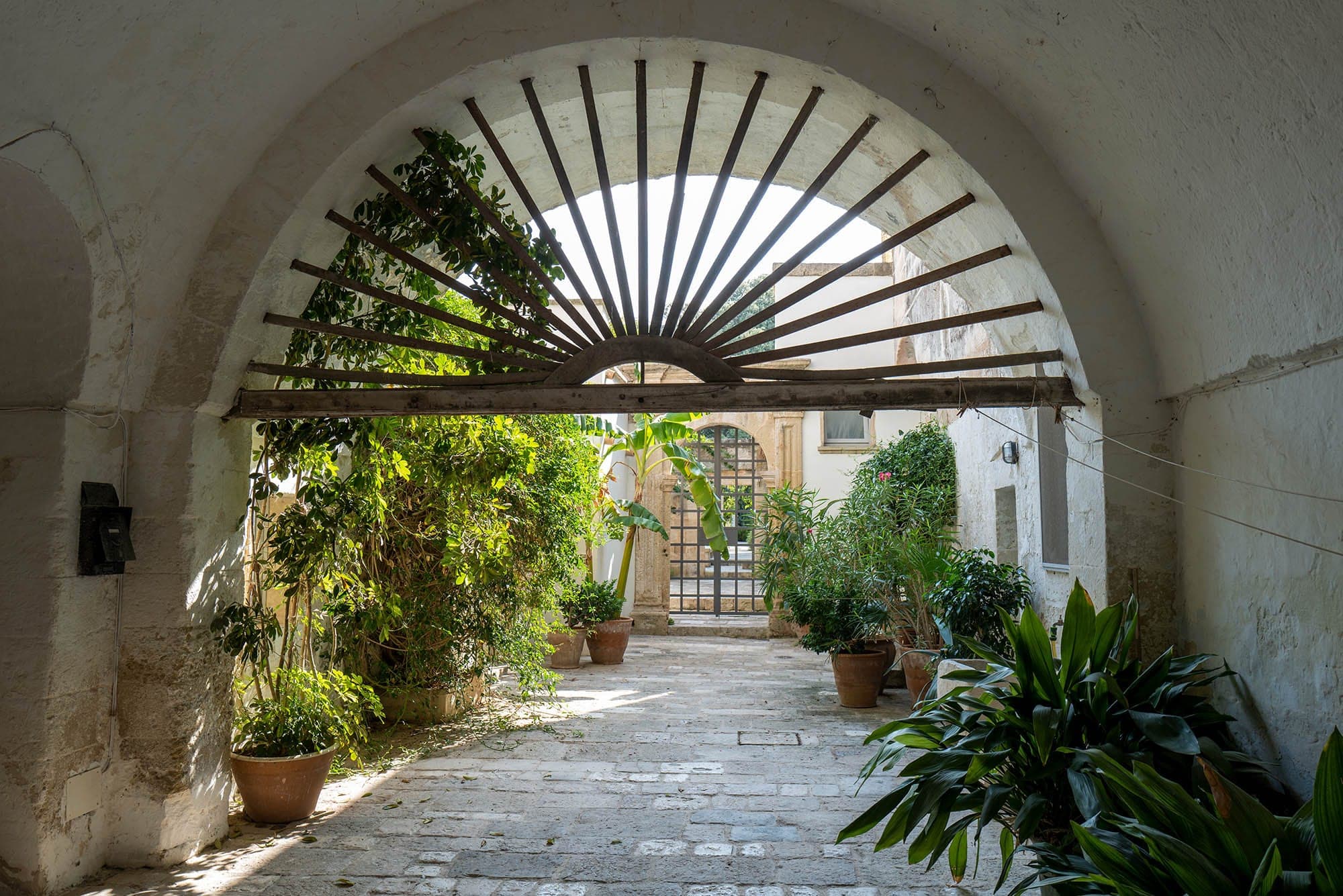 Garden palazzo near Otranto photo 2