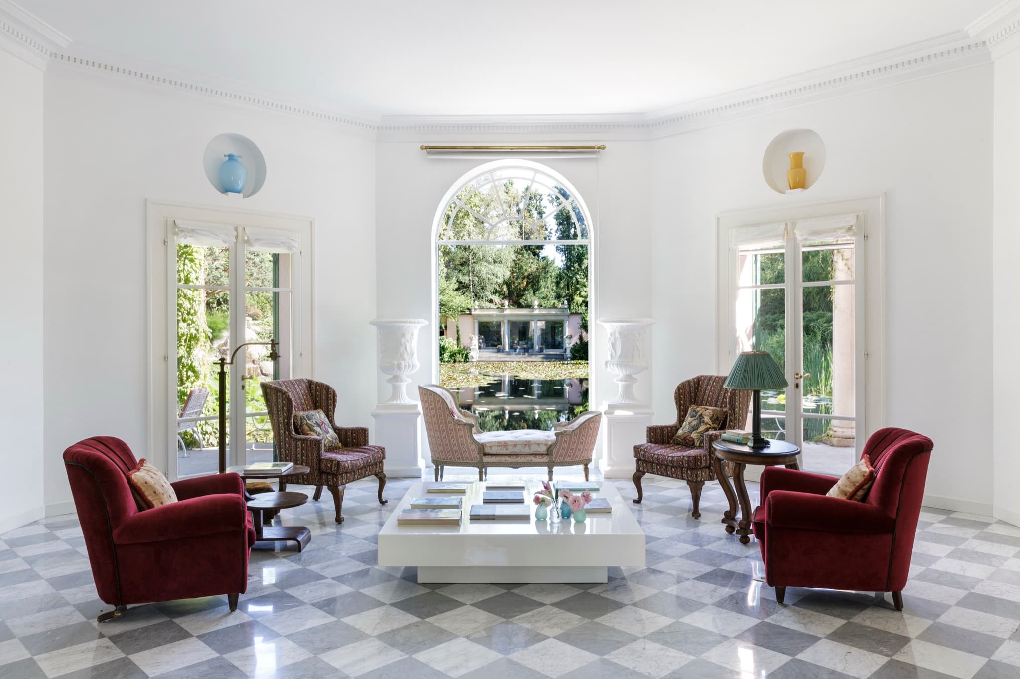 Neo-classical villa on a private lake photo 2